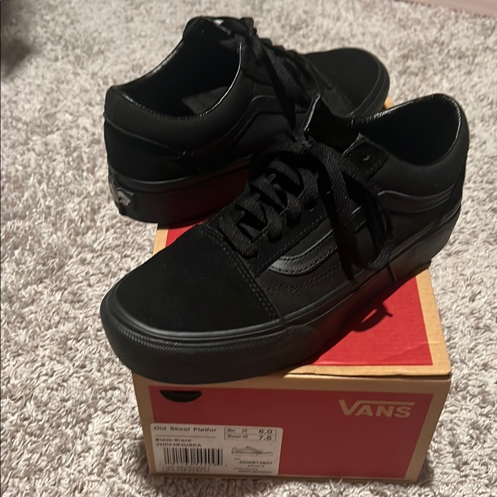 Vans Classic Black Low-Top Sneakers